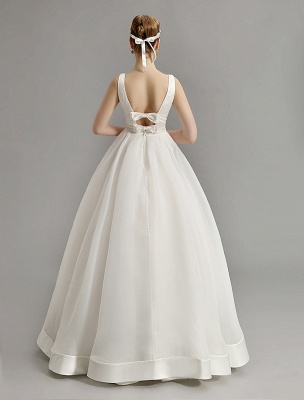 Vintage-inspiriertes Brautkleid mit tiefem V-Ausschnitt und Schleife, verziert mit Cut Out Back_7
