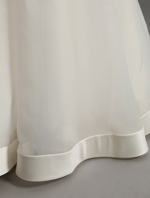 Vintage-inspiriertes Brautkleid mit tiefem V-Ausschnitt und Schleife, verziert mit Cut Out Back_13