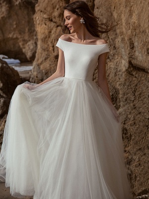 Robe de mariée simple blanche A-ligne col bateau épaules dénudées sans manches taille naturelle robes de mariée en tulle plissé_3