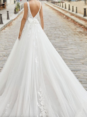 Ivory Simple Wedding Dress A Line V Neck Sleeveless Applique With Long Train Bridal Dresses_2