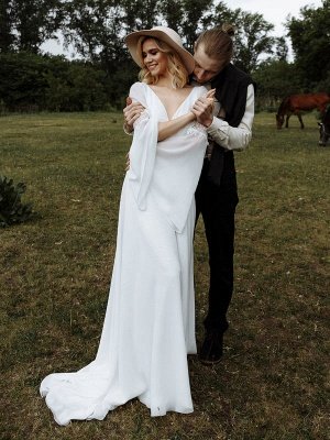 White Simple Wedding Dress With Train A-Line V-Neck Long Sleeves Backless Chains Natural Waist Bridal Gowns_4