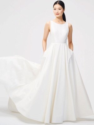 White Vintage Wedding Dress Chapel Train Strapless Sleeveless Pockets Satin Fabric Traditional Dresses For Bride_1