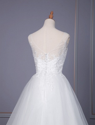 Weißes einfaches Hochzeitskleid Spitze V-Ausschnitt ärmellos natürliche Taille Spitze Tüll A-Linie Brautkleider_5