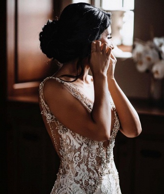 Ärmelloses weißes Meerjungfrau-Hochzeitskleid Einfaches rückenfreies Brautkleid mit floraler Spitze_2