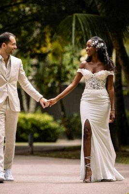 Robe de mariée en dentelle à épaules dénudées avec robe de mariée de plage fendue sur le côté_2