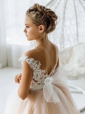 Ärmelloses Tüll-Spitzen-Erstkommunionskleid für Mädchen Champagnerfarbenes langes Junior-Hochzeitskleid mit Sweep-Zug_5