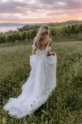 Vestido de novia largo sencillo con encaje de tul y hombros descubiertos_4