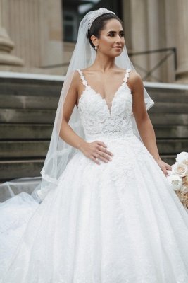 Elegante vestido de novia de princesa Aline con cuello en V doble blanco con tirantes finos_1