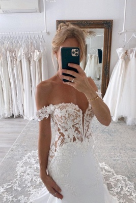 Amazing Off-the-Shoulder Mermaid Wedding Dress with Floral Lace Appliques_3