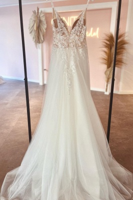 Stilvolles Brautkleid in A-Linie aus weißem Tüll mit floraler Spitze_2