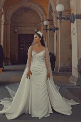 Magnifique robe de mariée en satin à manches longues et perles scintillantes avec traîne de balayage