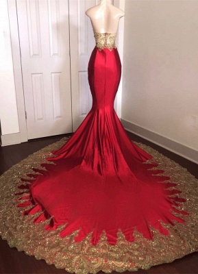2021 Sexy Trägerloses Rotes Abendkleid mit Goldspitze | Meerjungfrau Prom Kleider auf Schaufensterpuppen mit langen Zug_3