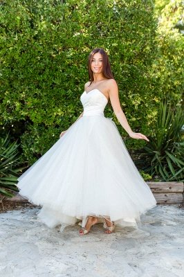 Ball Gown Simple Floor-length Half-sleeves Sexy Off The Shoulder Wedding Dresses_5