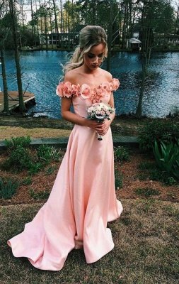 Lindo vestido de fiesta de una línea con hombros descubiertos y flores rosas_1