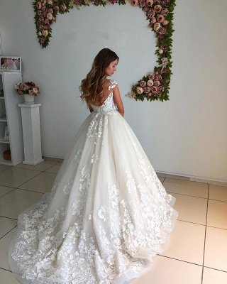 Appliques Backless A-Line Floor Length Lace Court Trian Wedding Dresses  Online_3