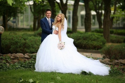 Ball Gown Bridal Dresses Crystals Beading Sweetheart Ruffles Draped Court Train Tulle Wedding Gowns_5